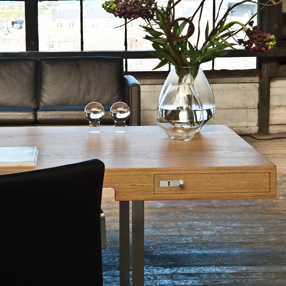 CH110 Desk