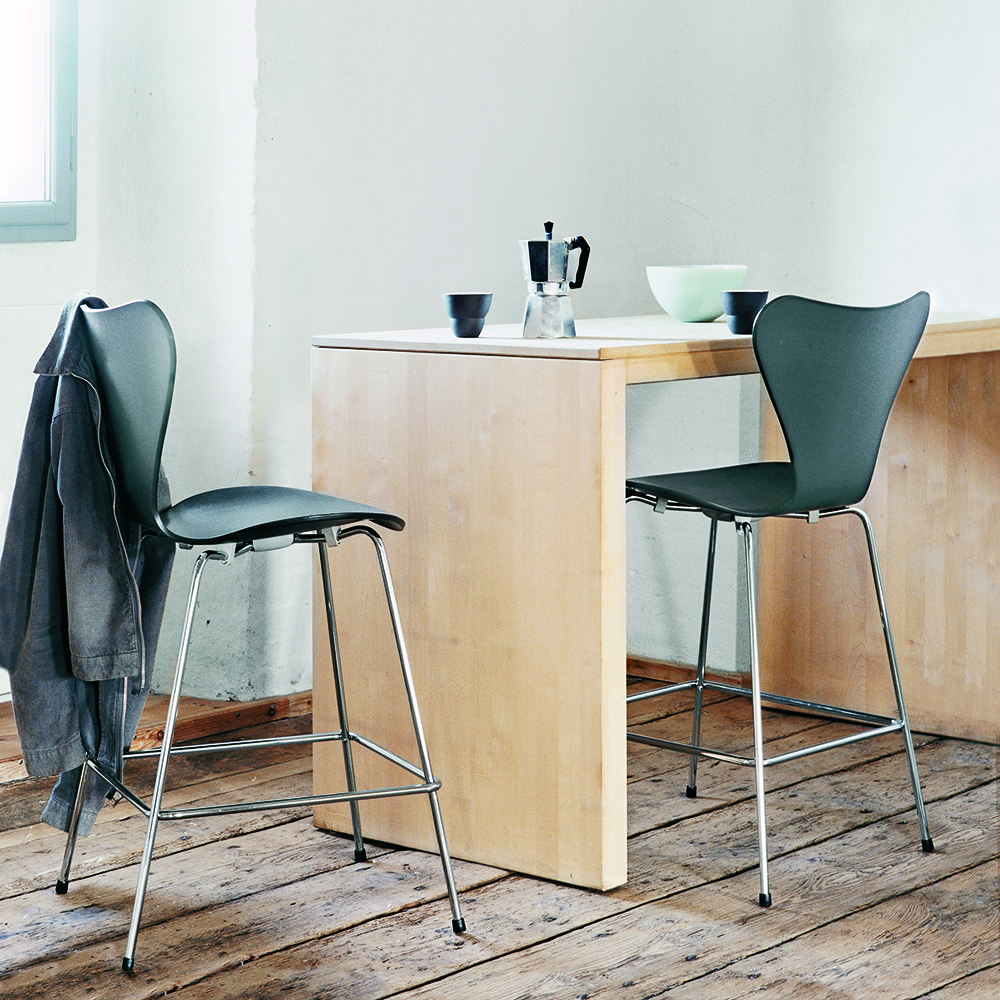 Series 7™ Stool