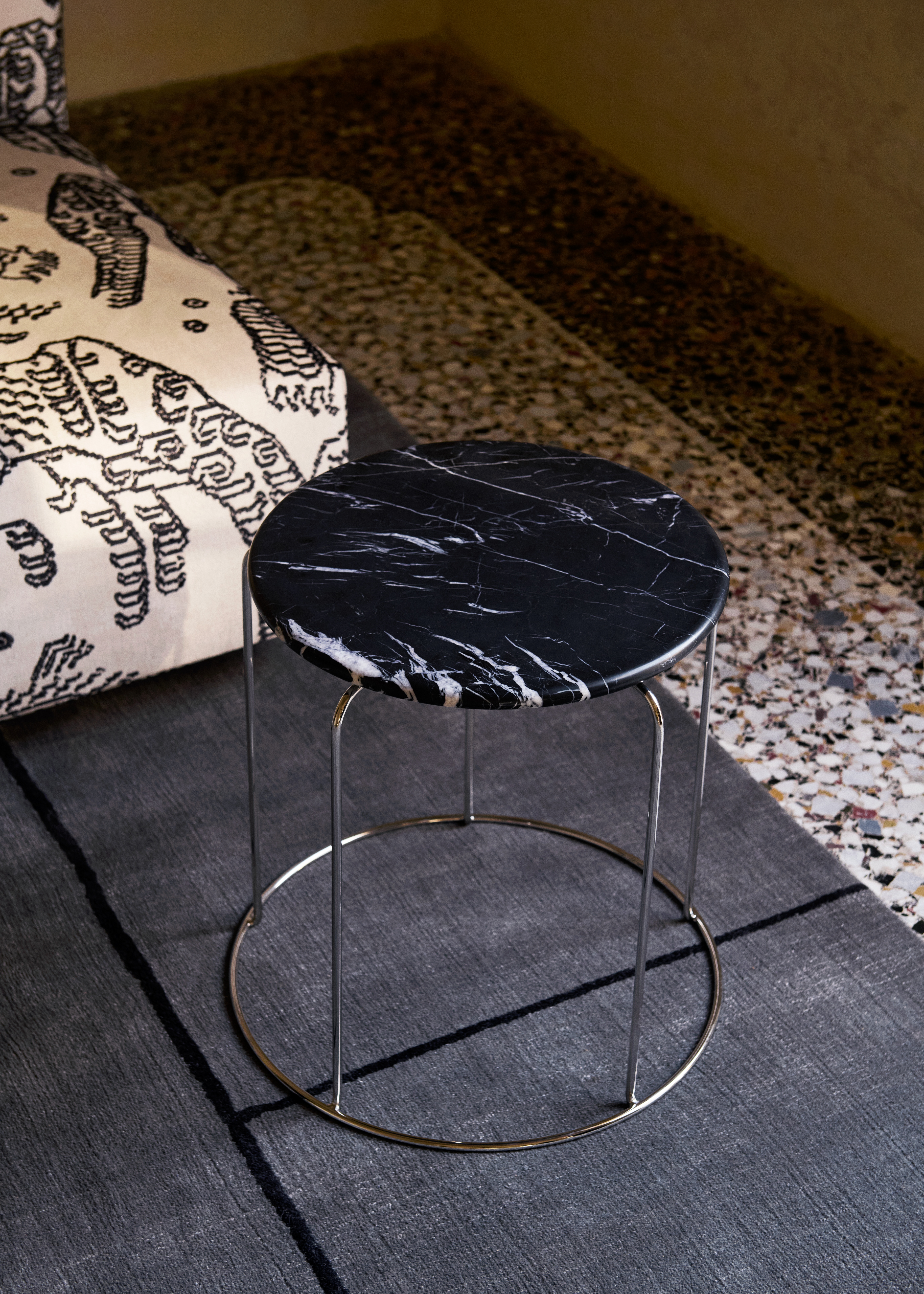 atd-retail-2025-cruise-ap23-develius-ev1c-wire-stool-vp11-marble-top-wire-stool-vp11-2