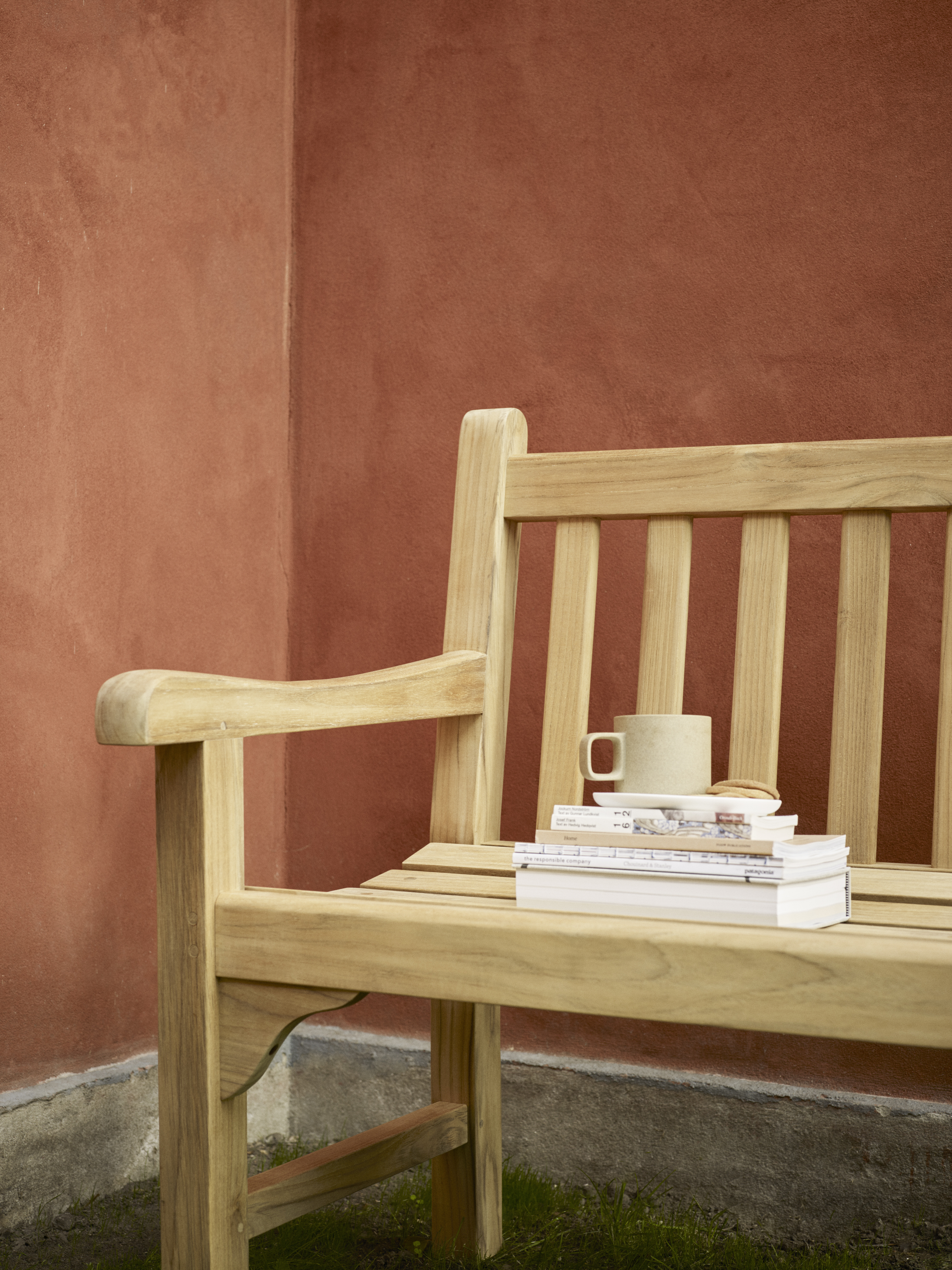 england-bench180-01