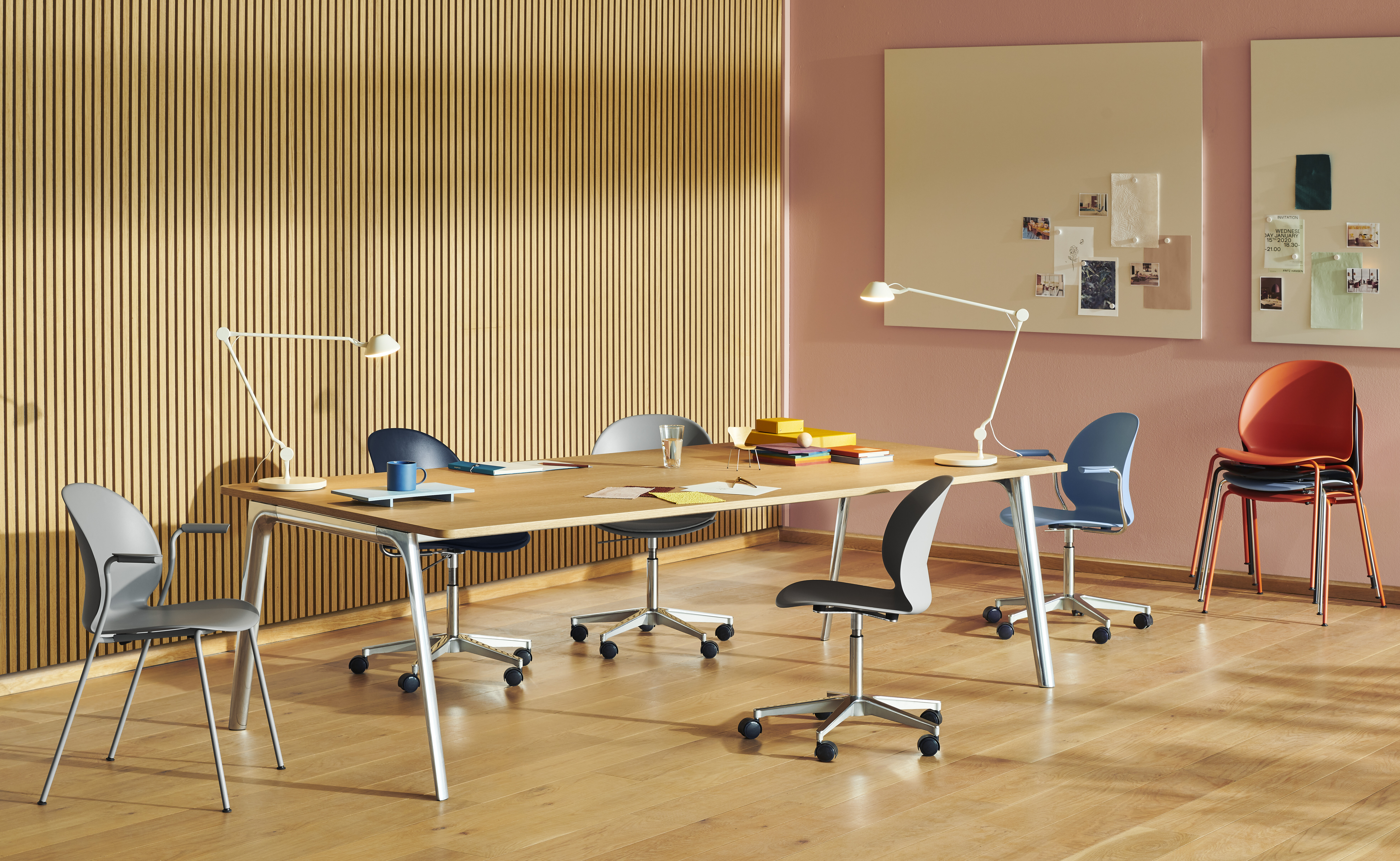 fh-n02-recycle-n02-11-grey-n02-30-grey-n02-31-dark-blue-light-blue-n02-10-pluralis-ks412a-oak-polished-aluminium-aq01-white-1