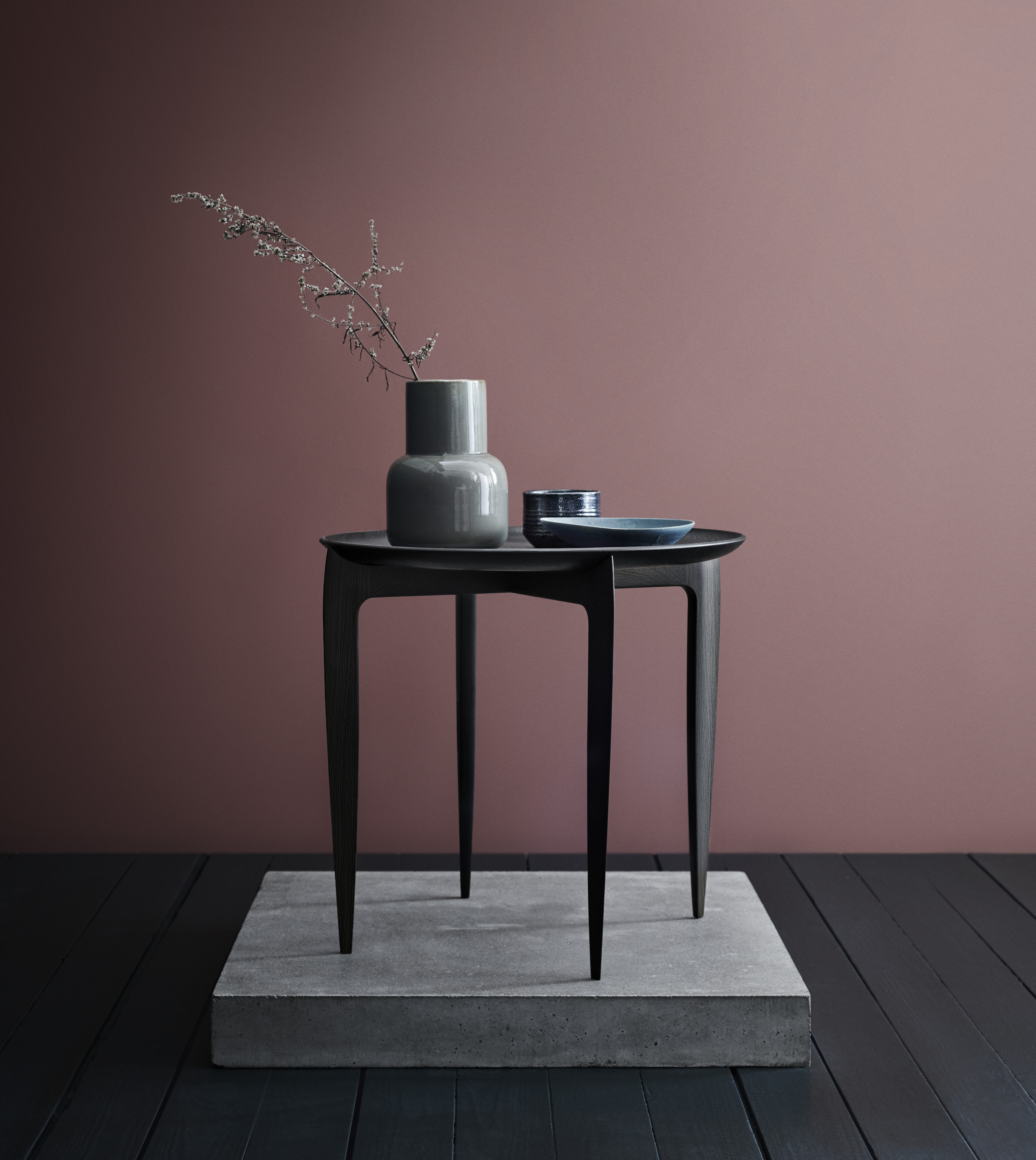 fritz-hansen-objects-tray-table-black-2017