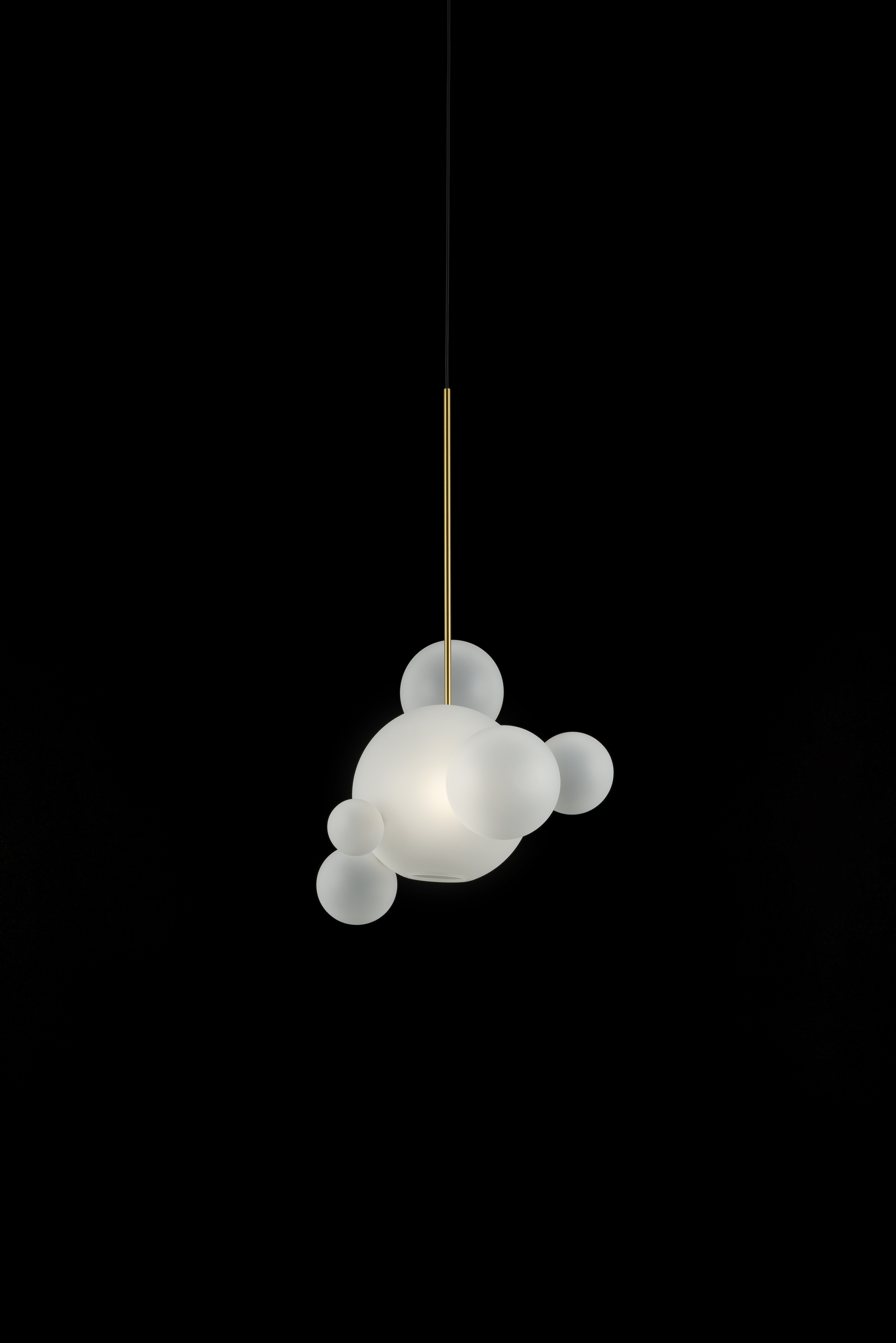 giopatocoombes-bolle-frosted-pendant-06-bubbles-ph-federicovilla
