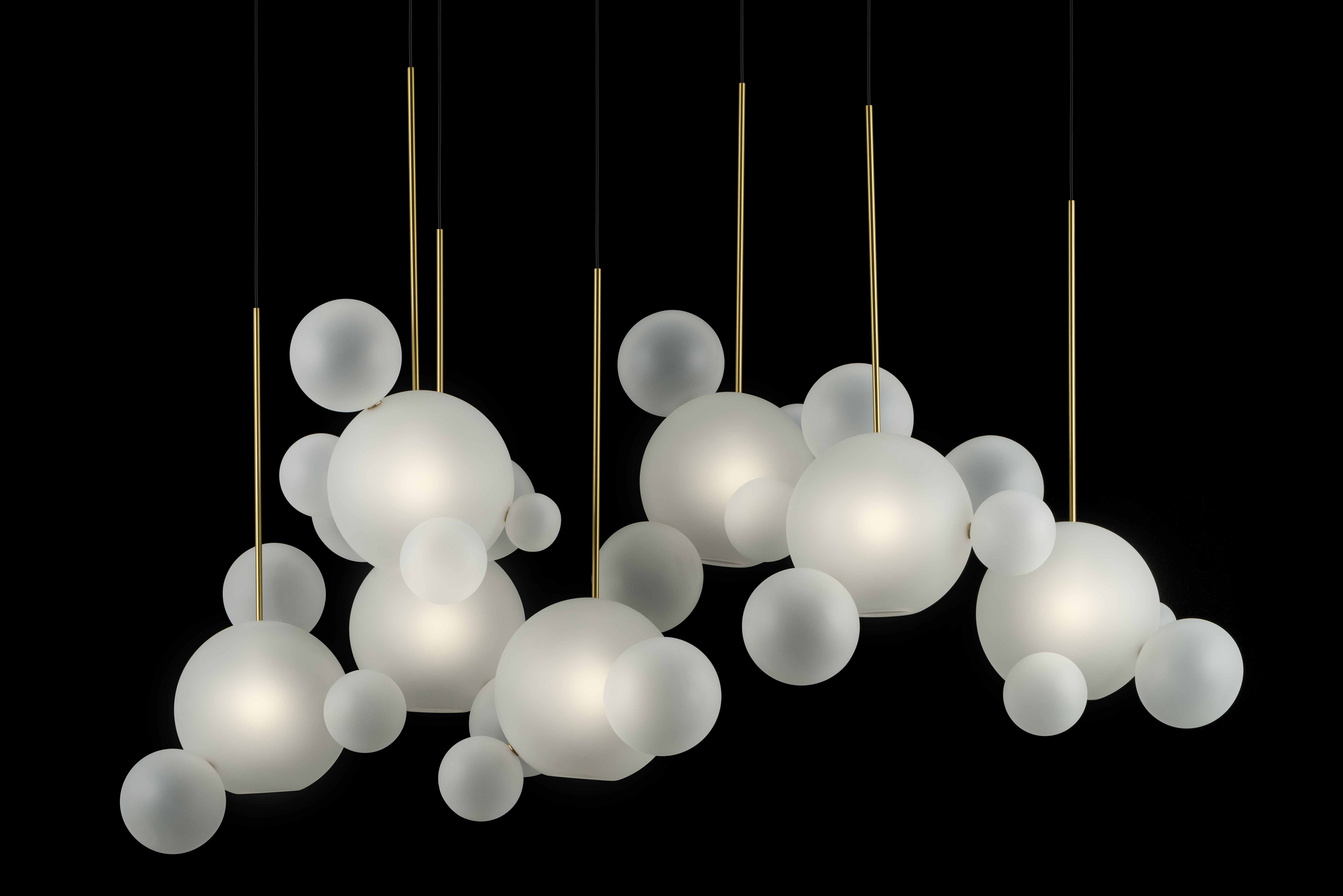 giopatocoombes-bolle-frosted-zigzag-chandelier-34-bubbles-ph-federicovilla