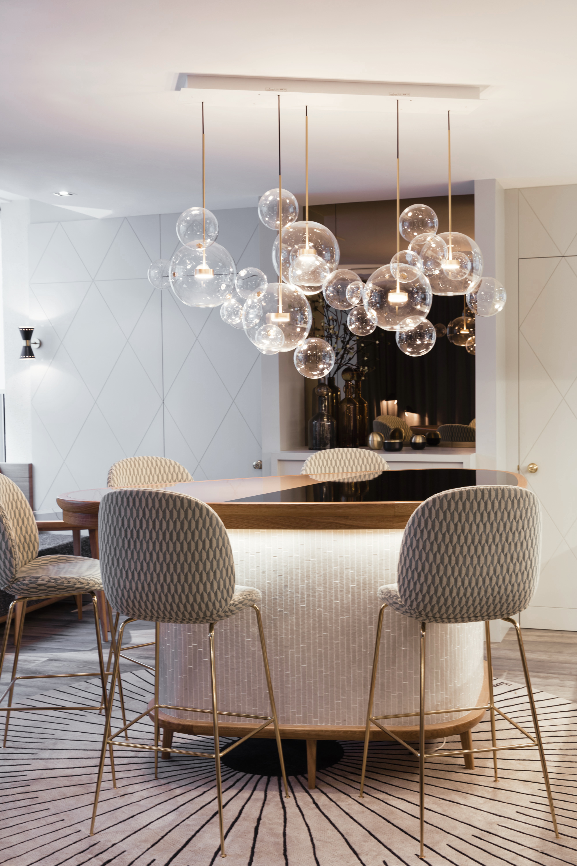 giopatocoombes-bolle-zigzag-chandelier-24-bubbles-ph-arnaudfevrier-02
