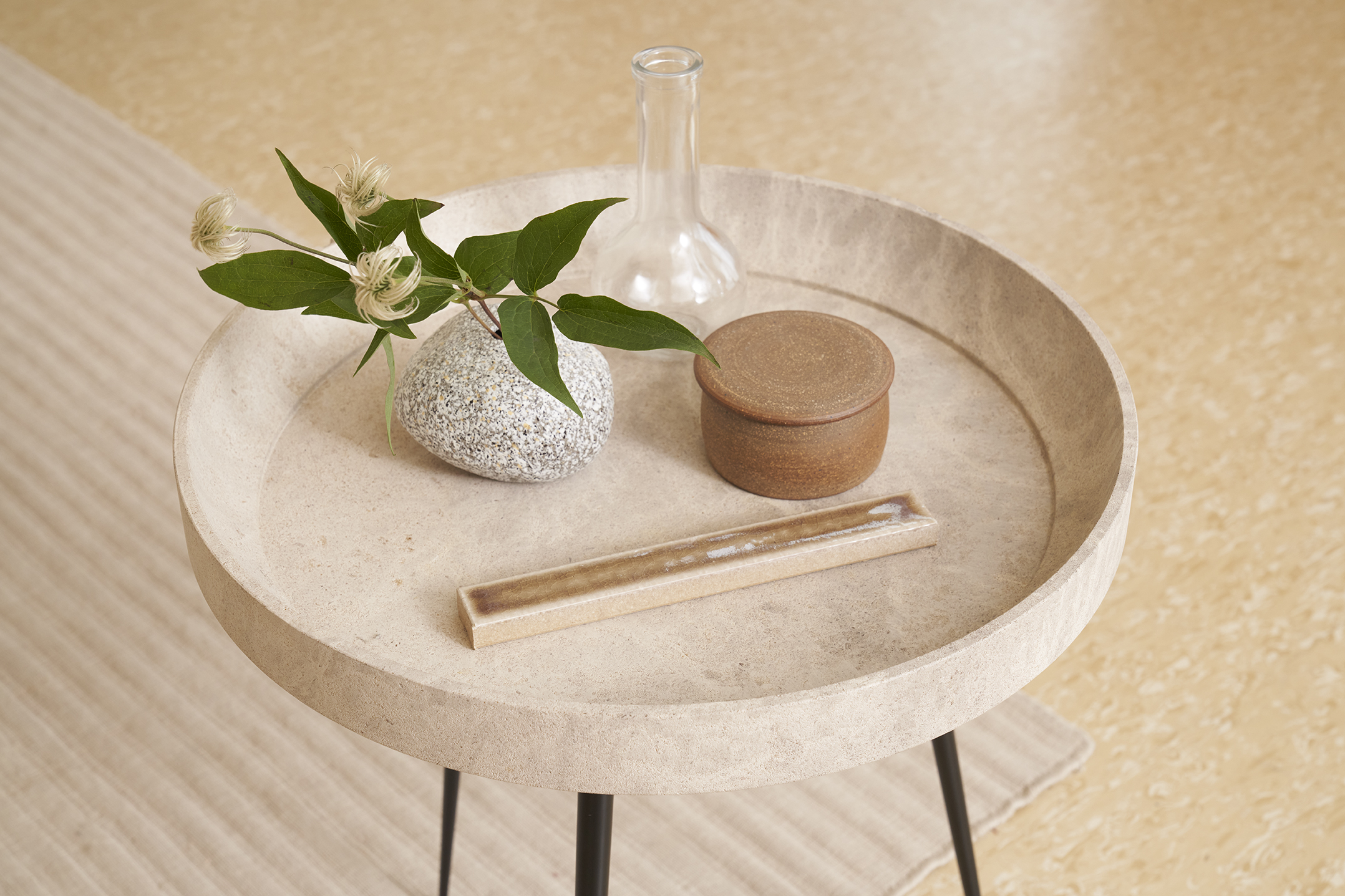 mater-campaign2022-bowltablewasteedition-woodwastegrey-closeup-72dpi