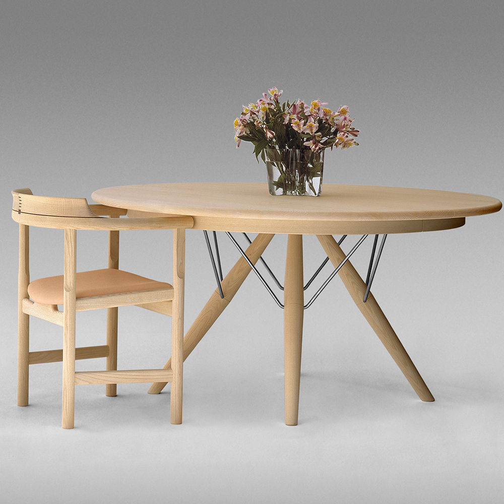 PP75 Dining Table