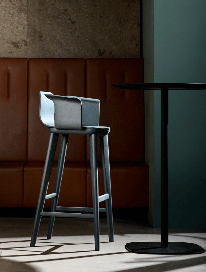 zeitraummoebel-aeon-familyofchairs-16-688x908