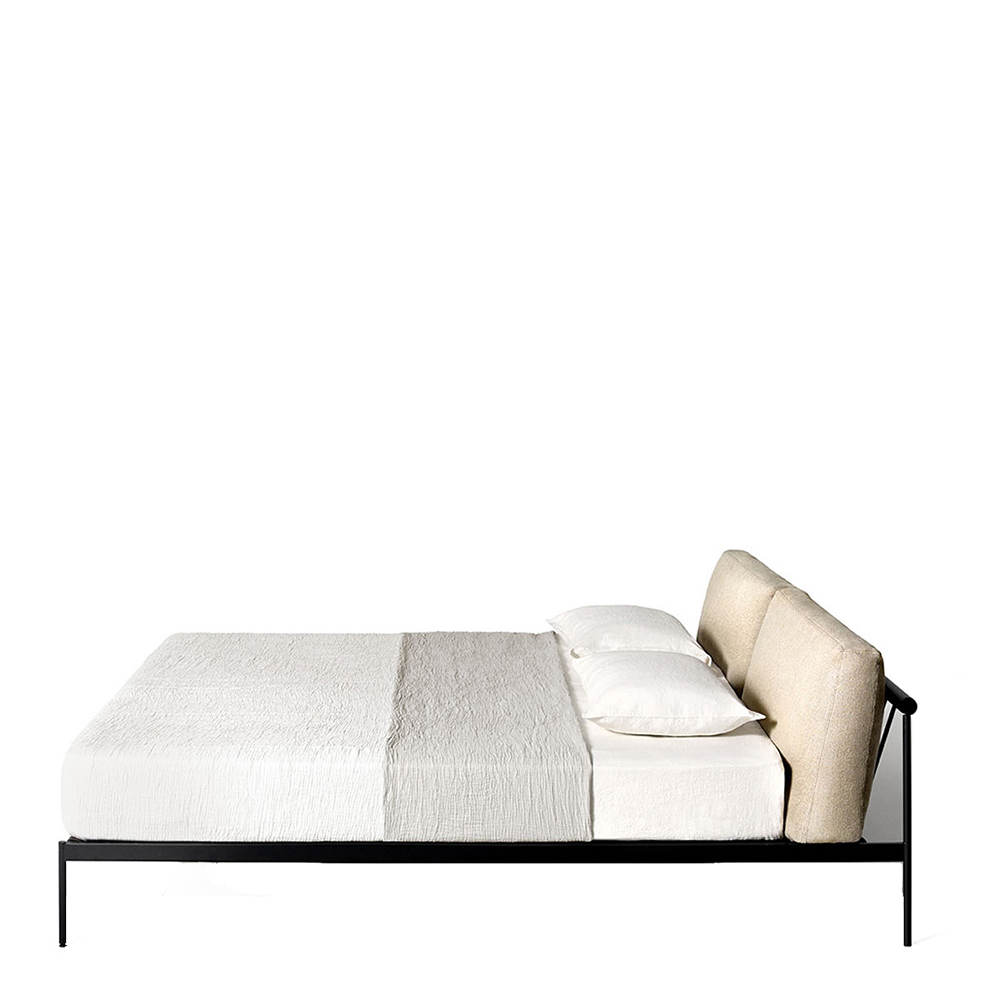 etiquette-bed-2204-1755373946